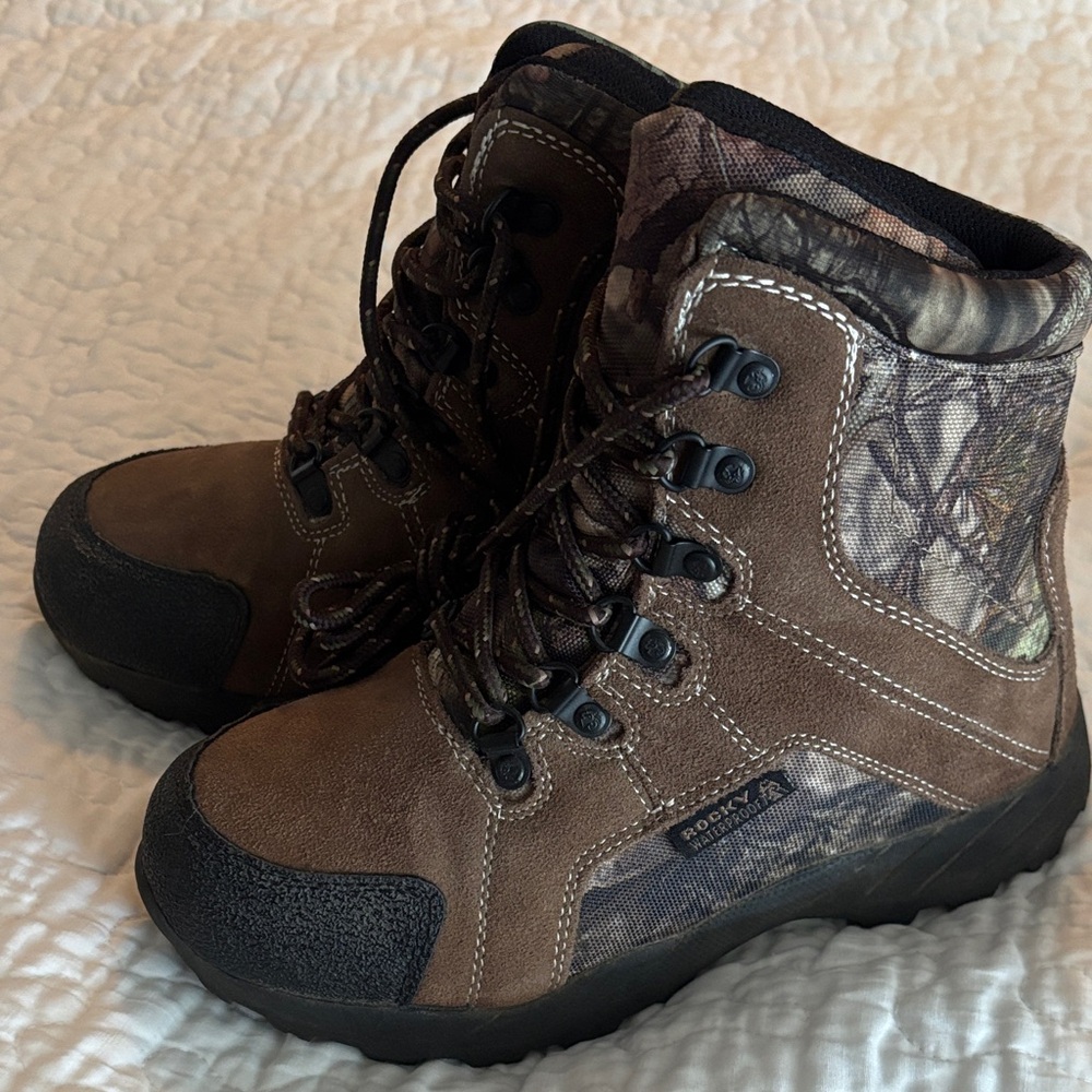 Rocky Brown Camo Kids Boots US size 2M